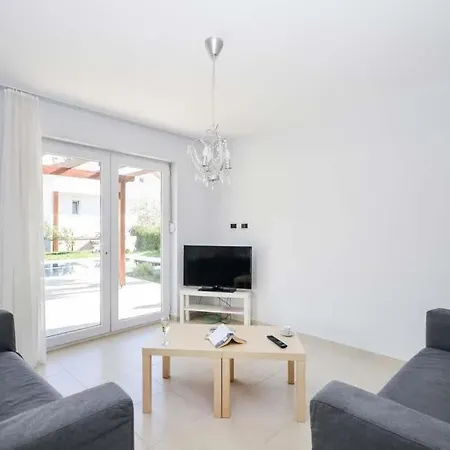 Ahatli Sleeps 6 Pool Air Con Villa