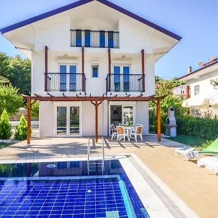 Ahatli Sleeps 6 Pool Air Con Вилла *