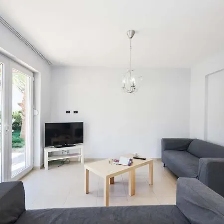 Ahatli Sleeps 6 Pool Air Con Вилла *